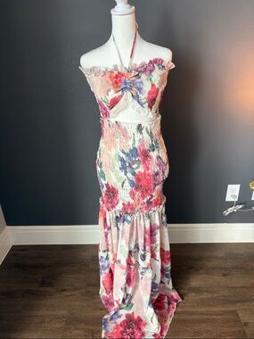 Luxxel Size Medium Floral Smocked Maxi Dress in Multi-Color